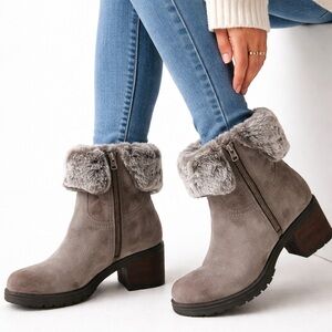 Vintage Foundry Gray Distressed
Suede Faux Fur Ankle Boots 
Size 8